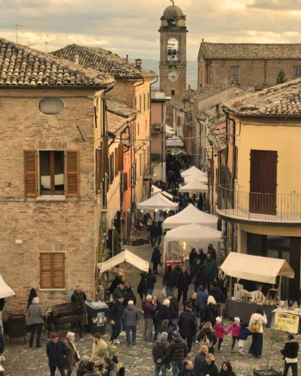 Instagram post from lavalledellevacanze. This post is in position 4.