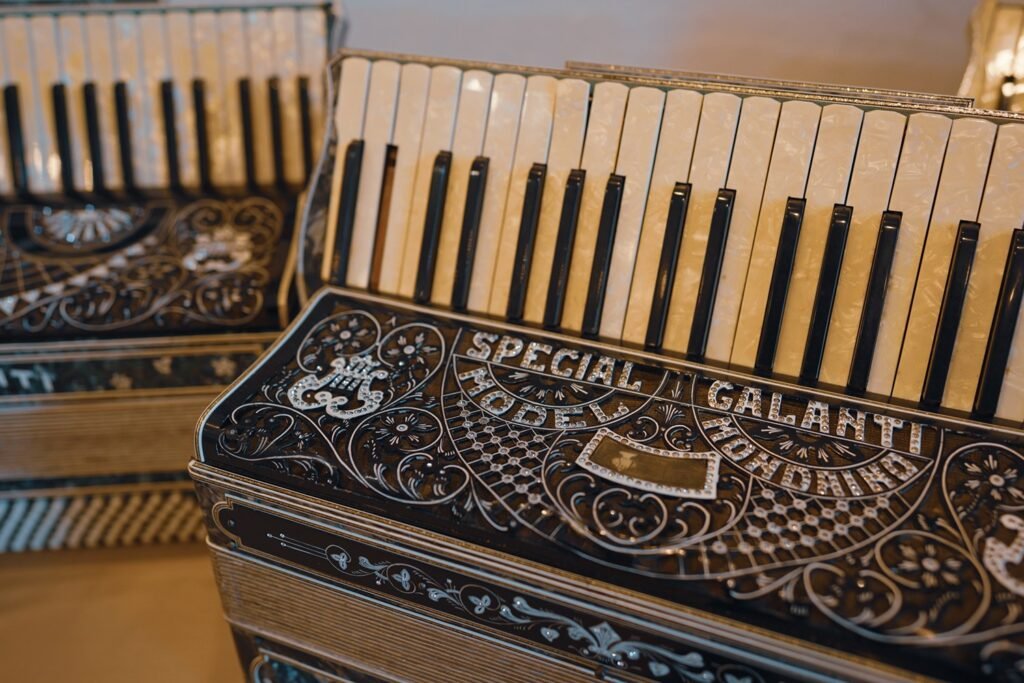 Instagram post from lavalledellevacanze. This post is in position 0.